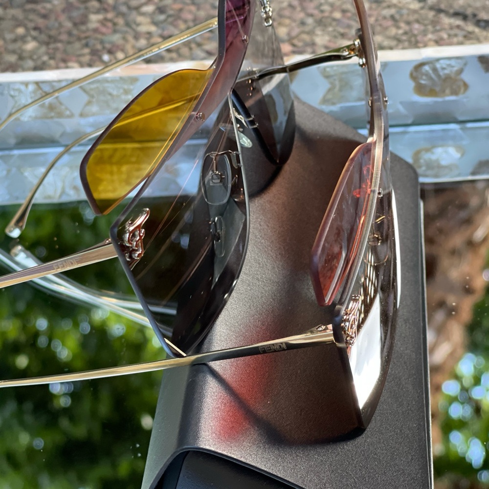 FENDI SUNGLASSES - Picture 3 of 11